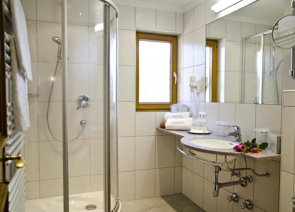 Hotel Maria Theresia Ischgl Bagian luar foto