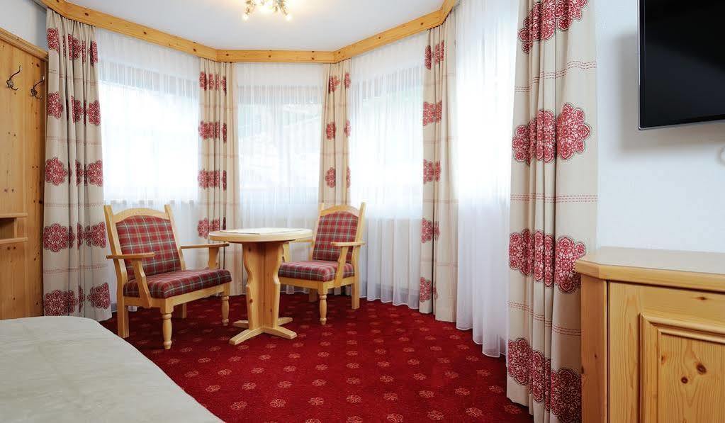 Hotel Maria Theresia Ischgl Bagian luar foto
