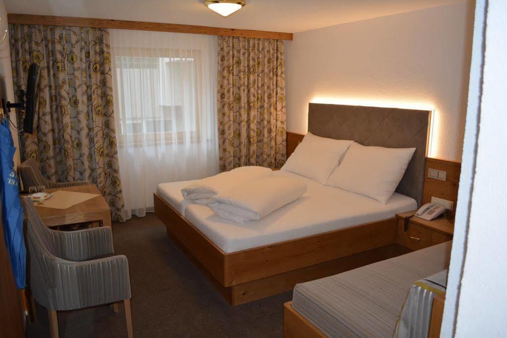 Hotel Maria Theresia Ischgl Bagian luar foto