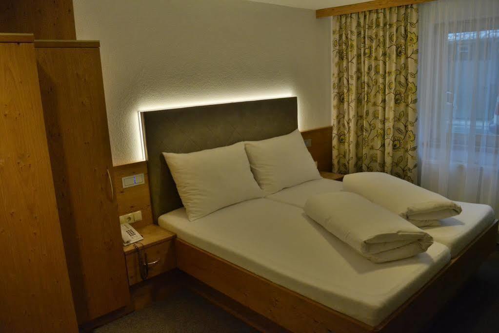 Hotel Maria Theresia Ischgl Bagian luar foto
