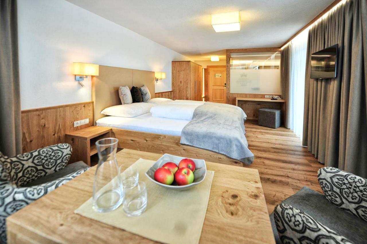 Hotel Maria Theresia Ischgl Bagian luar foto