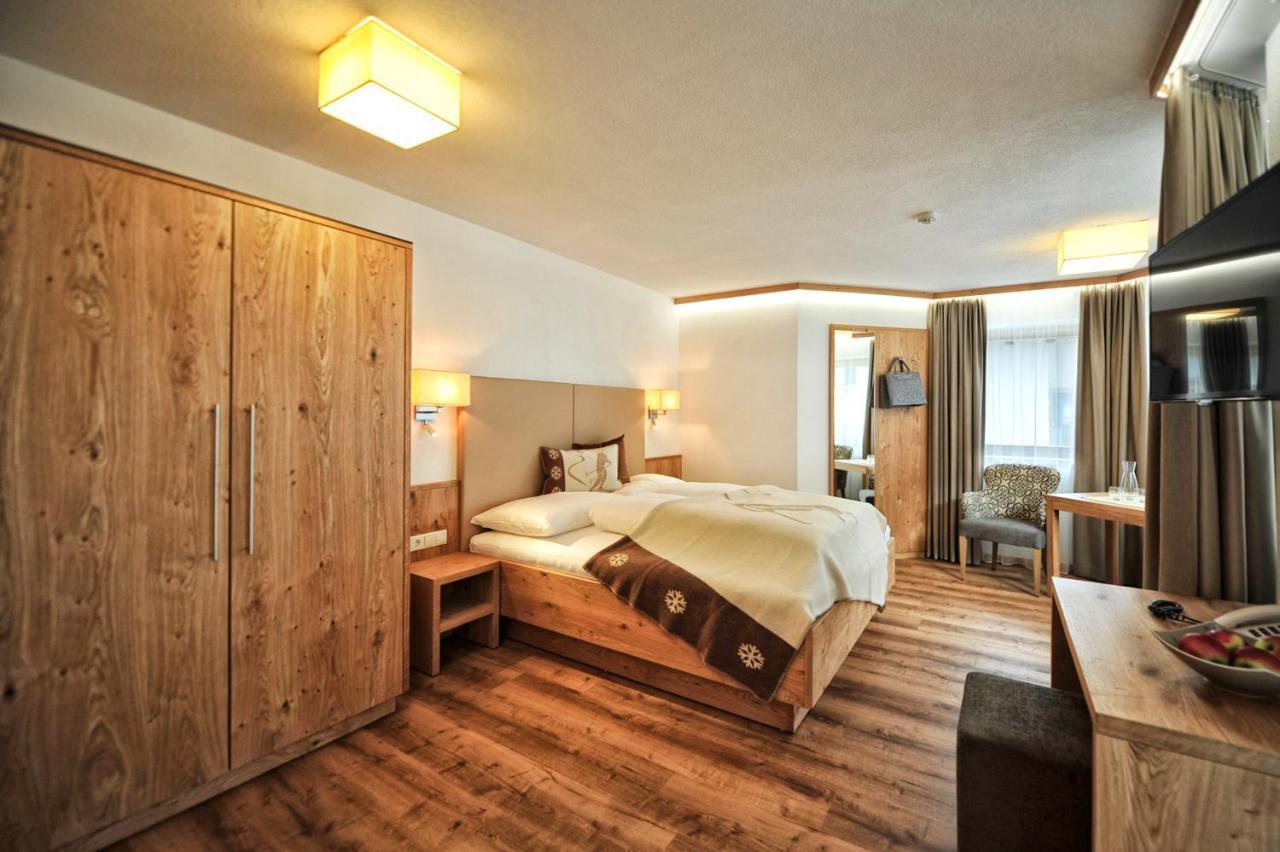 Hotel Maria Theresia Ischgl Bagian luar foto