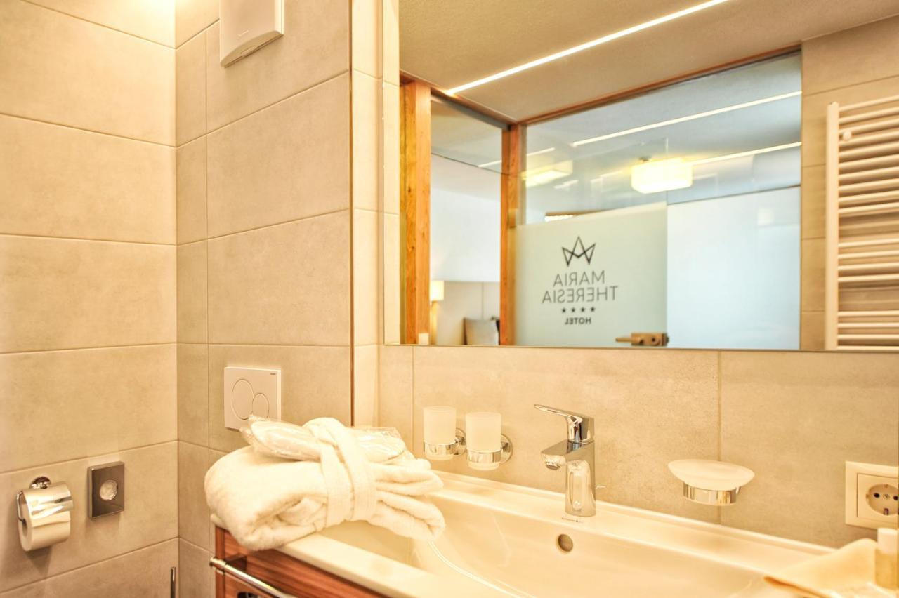 Hotel Maria Theresia Ischgl Bagian luar foto